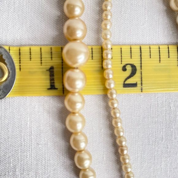 Layered Graduated Necklace Pearlesque Beads With Clear Rhinestones Clasp - Picture 13 of 13